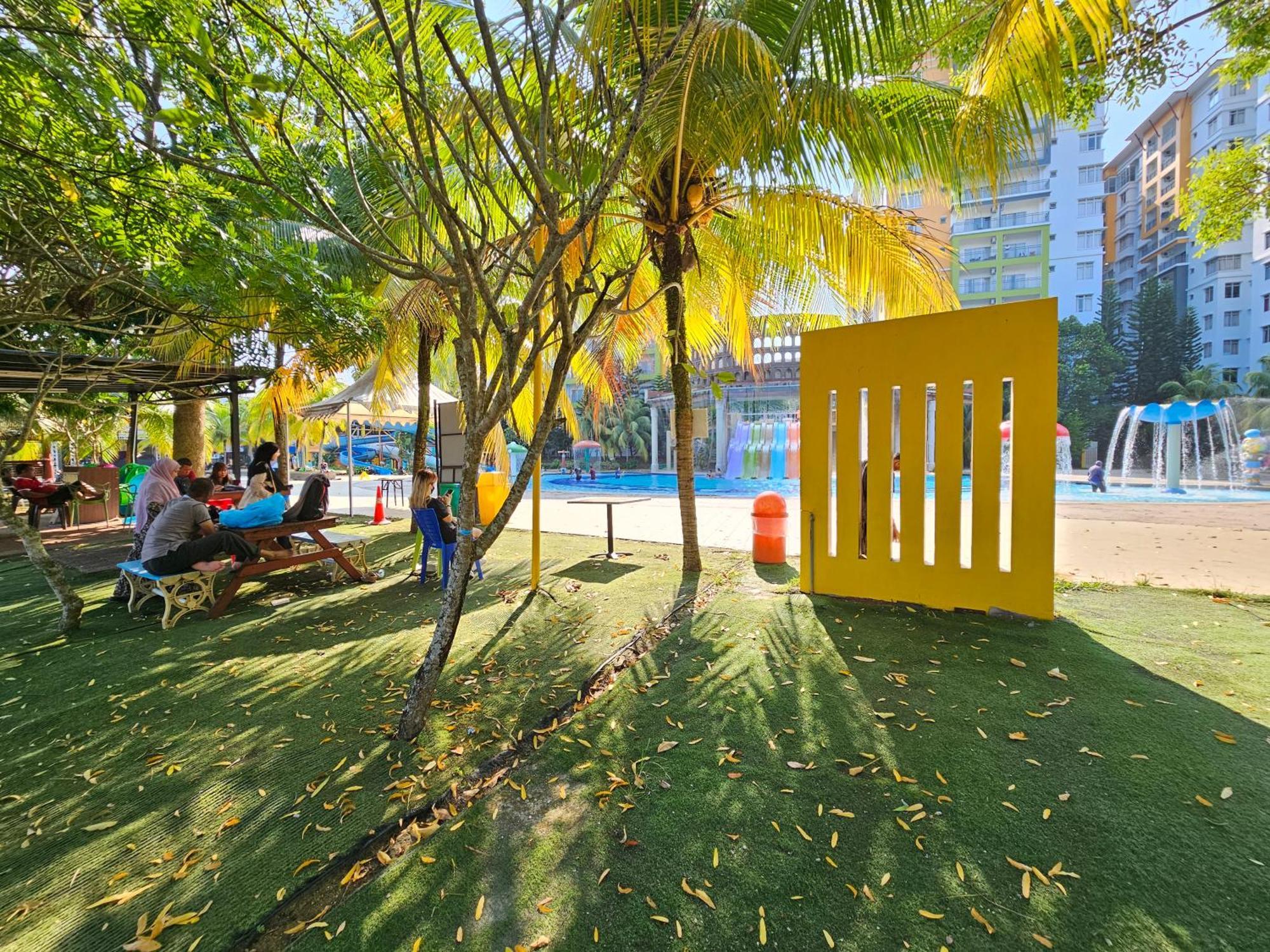 By Lg Water Themepark Suites Melaka By Ggm Malacca Exterior foto