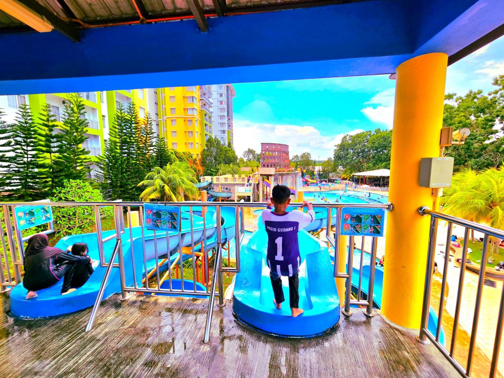 By Lg Water Themepark Suites Melaka By Ggm Malacca Exterior foto